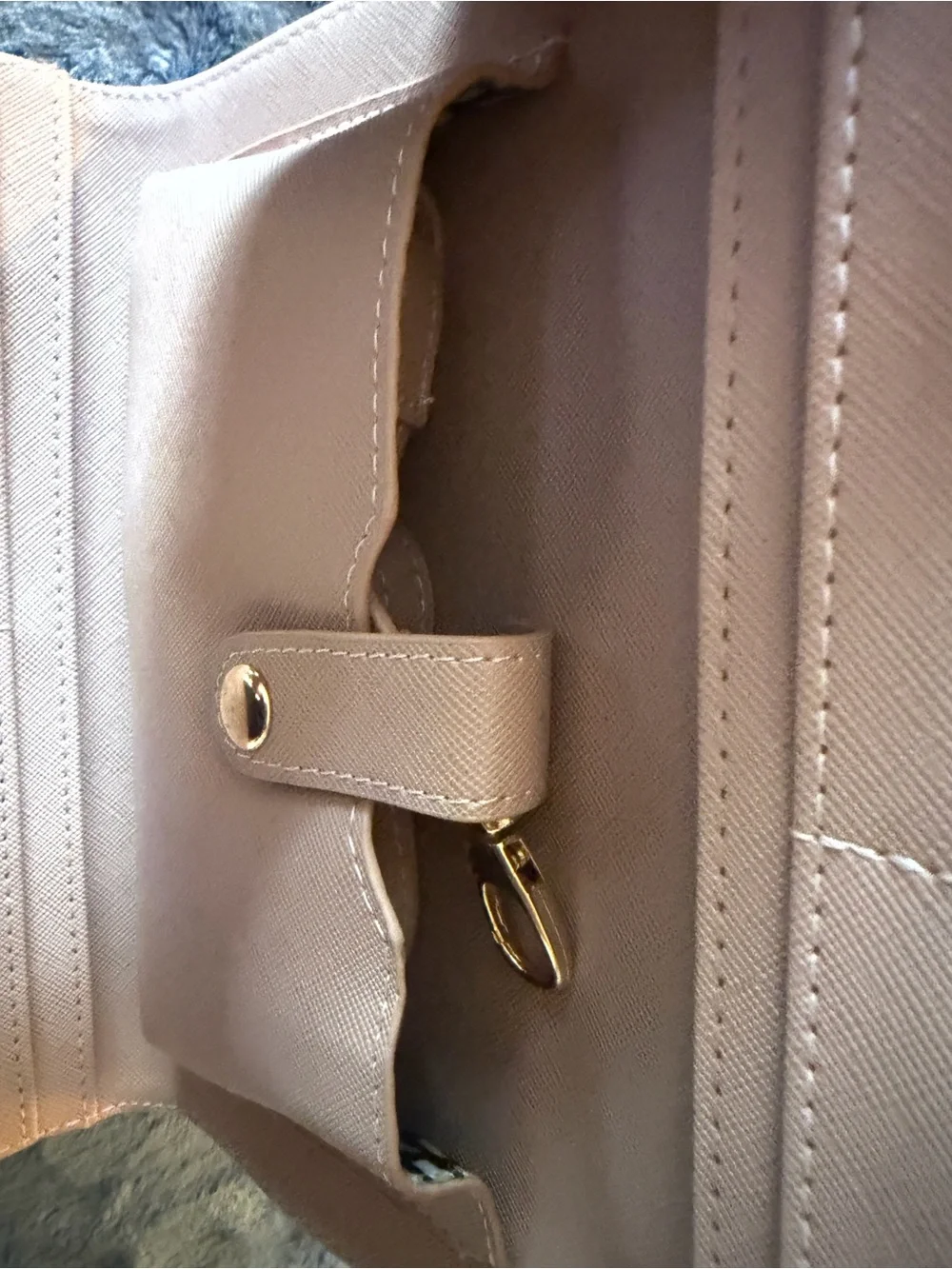 Francesca's Collections Blush Crossbody Wallet with Gold Hardware